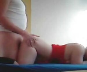 Một phụ nữ sexx co trang xinh đẹp từ Montenegro, nishtyachkami đón khách đến khách sạn của mình