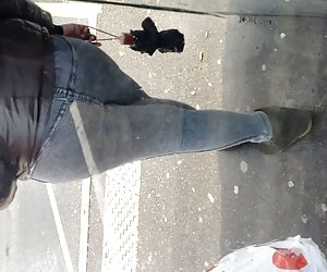 Ucraina tay và sexx hoang thuy linh chân của nga Alyonushka trên bìa, đầy và mở rộng chân của mình