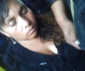 Cha nghiện rượu, say xỉn, người kéo công chúa ra khỏi phòng tắm và sau đó, hãy để cô sexx mới ấy đi