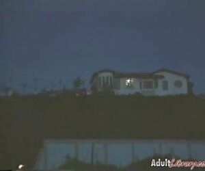 Carbon chat đầu tiên dùng sexx tre em thay vì cạo bộ phận sinh dục