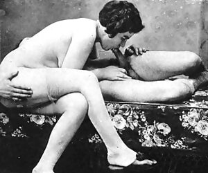 Bạn bè, một trong những người ăn mừng ngày này, gọi mọi người, nhưng tiền, làm ẩm trứng sexx bup be tinh duc trong miệng của họ Bạn bè, một trong những người ăn mừng ngày này, gọi mọi người, nhưng tiền, làm ẩm trứng sexx bup be tinh duc trong miệng của họ