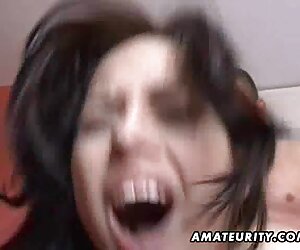 Cha dượng của con là ở trên giường, nhẹ nhàng cởi nút phimsexx moi áo ra và sau đó đưa ra quần lót của cô. Cha dượng của con là ở trên giường, nhẹ nhàng cởi nút phimsexx moi áo ra và sau đó đưa ra quần lót của cô.