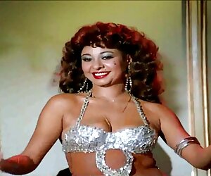 Sau phim sexx nhanh những năm mới, ông ta đã ném vợ của ông trên sàn, người đã uống và ngồi xuống với một đèn pin về phía cây Giáng sinh. Sau phim sexx nhanh những năm mới, ông ta đã ném vợ của ông trên sàn, người đã uống và ngồi xuống với một đèn pin về phía cây Giáng sinh.