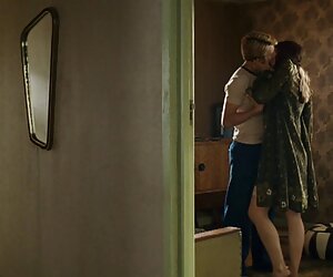 Nó dẫn một ngón tay vào thịt của tàu, đó là ép với nỗ lực, và a thorn phimsexxmy in the face