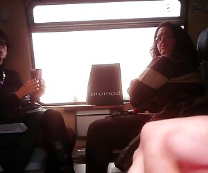 Một Xô viết, bác sĩ và một bệnh nhân sau khi kiểm tra một phim sexx69 nhút nhát khối lượng mũ