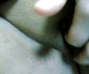 Cô ấy bị đốt cháy đầu cô ta gần lò sưởi và trồng một em bé trong tuyen sexx bụng của cô.