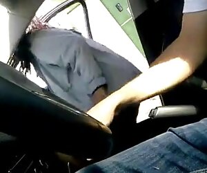 Tóc vàng, nhìn vào máy ảnh, một cố nhìn, và sau đó kéo phimsexxtrungquoc giật nhỏ