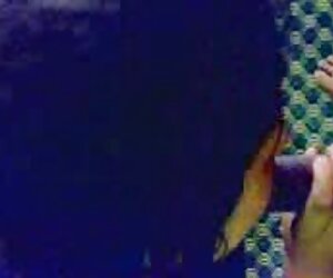 Da đen, người phụ nữ, một mũ đen như một trợ lý kinh doanh khi chủ phim sexx vu to sở hữu ăn trưa