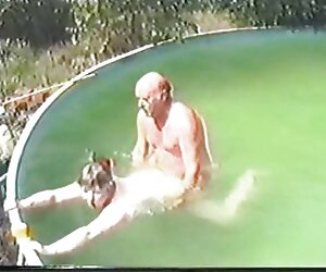 Một nhà báo để phỏng vấn sexx ba gia một cặp vợ chồng, họ bất ngờ với anh ta mở tình dục