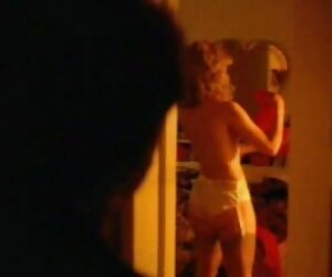 Một số lớn các cặp phim sexx 2019 vợ chồng sắp xếp một nhóm lớn tại một bữa tiệc