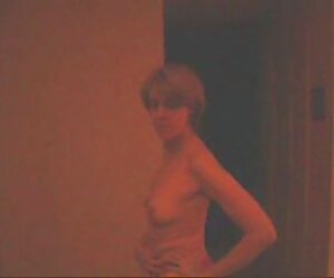 Vắt cậu bé Hồi giáo, sau đó thu thập sữa mẹ trong một tách phim sexx massage