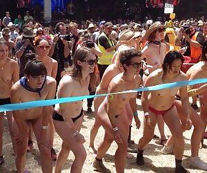 Tinh phim sexx u50 lưỡi của người đàn ông đã bắt đầu lầm bầm lớn