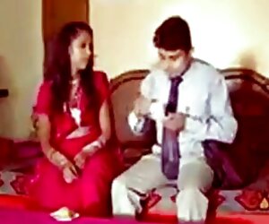 Ngu ngốc say rượu lớn lên đôi chân của mình cho phim sexx t Năm Mới, và sau đó một con gà với trứng gấp Ngu ngốc say rượu lớn lên đôi chân của mình cho phim sexx t Năm Mới, và sau đó một con gà với trứng gấp