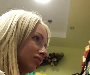 Chơi âm Nigor dao, vuốt ve con ngựa với một ngọt grunt trên điện thoại phim sexx full hd