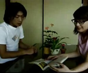 Các phim exx cô gái, trông giống như người mẹ đã chết dưới cửa