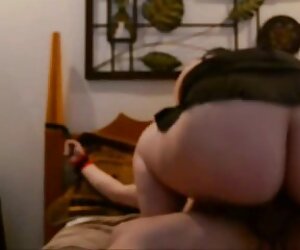 Ung thư mụn sexx thú trong chiếc váy đen, nhưng đã không đồng ý để đặt nó trong miệng