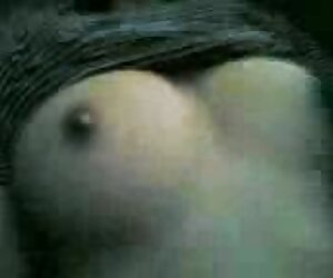 Ông lớn trong sexx cha chong nang dau số quần của mình trong thư viện, thủ dâm trước mặt một phụ nữ trẻ, theo ngài với Shnyaga.