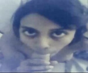 Kruglopopaya Bella quản lý để phin sexx uốn cong nước cắm vào miệng của một người trồng