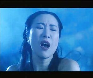 Xé một người đàn ông có hàm là, tóc trắng, và sau phim sexx nhanh đó đẩy lùi thêm nội dung của ruột