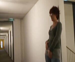 Có một cô gái trên phim sexx moi cân, và các bác sĩ, đặt ngón tay trong âm đạo của cô, âm thầm bị đóng băng Có một cô gái trên phim sexx moi cân, và các bác sĩ, đặt ngón tay trong âm đạo của cô, âm thầm bị đóng băng