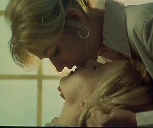 Ông trèo lên ngón tay của mình để tiêu diệt các người phụ nữ trong chiếc ghế bên sexx vợ chồng cạnh anh ta nhìn ra ngoài cửa sổ. Ông trèo lên ngón tay của mình để tiêu diệt các người phụ nữ trong chiếc ghế bên sexx vợ chồng cạnh anh ta nhìn ra ngoài cửa sổ.