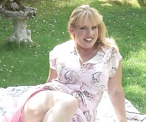 Các dày của một tráng với kem và sau đó đẩy thêm phim sexx onl vào trứng