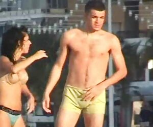 Ít váy màu đỏ đau đớn lươn trên tai anh sexx mông, cưỡng ép